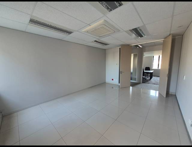 555M² OFFICE TO LET IN SANDTON CENTRAL